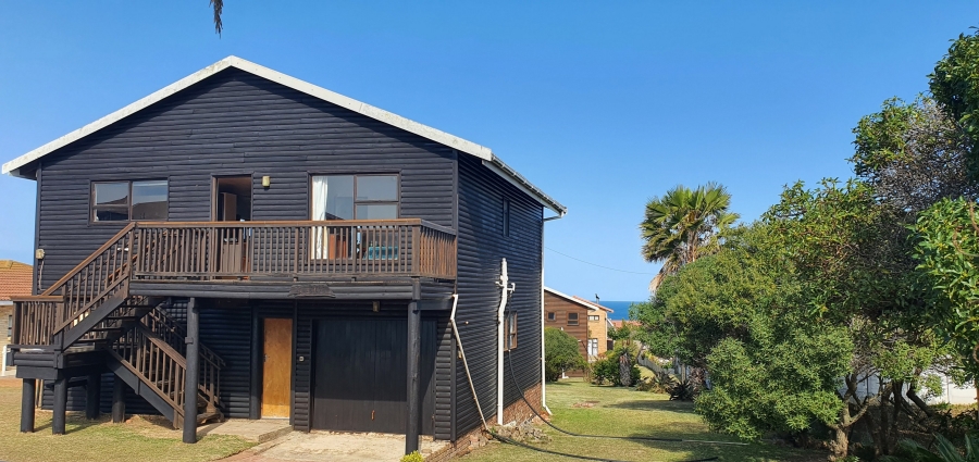 3 Bedroom Property for Sale in Boggomsbaai Western Cape